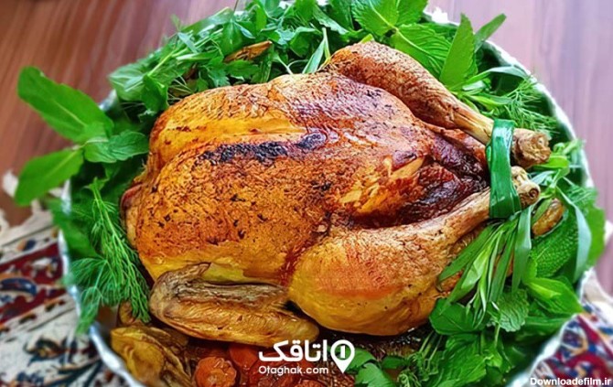اردک درسته شکم پر به همراه دورچین شبزی از غذاهای محلی عباس اباد