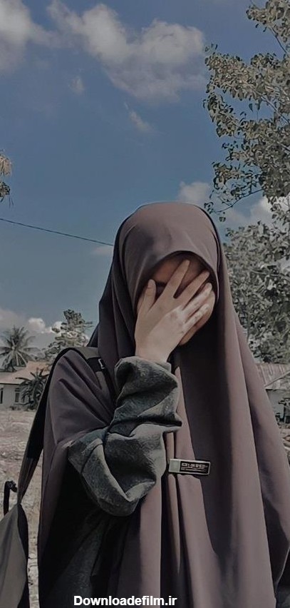 عکس دختر با حجاب در خانه