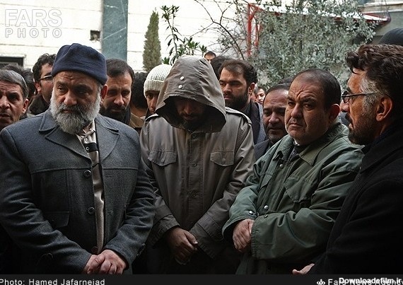 عکس/ برادران سلحشور در سوگ مادر | خبرگزاری فارس