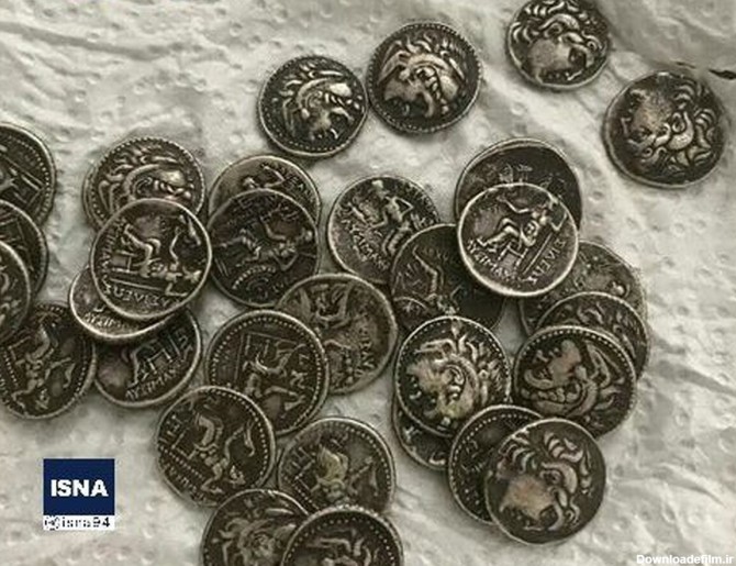 کشف ۱۲ سکه تاریخی از منزل شخصی