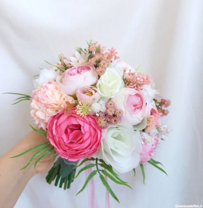 دسته گل عروس با گل عروس