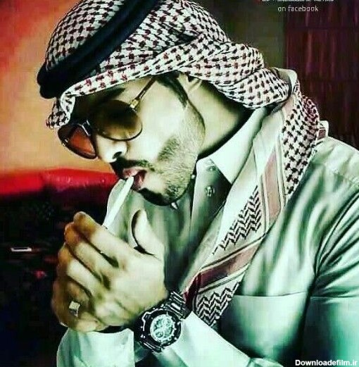 عرب جذاب سیگار خفن پسر - عکس ویسگون