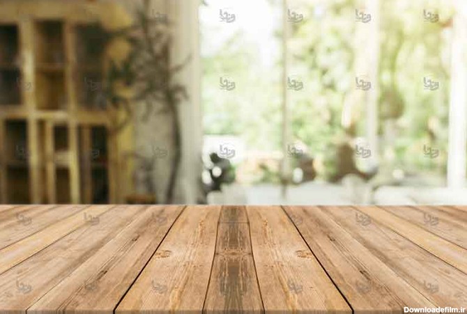 عکس میز چوبی و منظره | وندا گراف