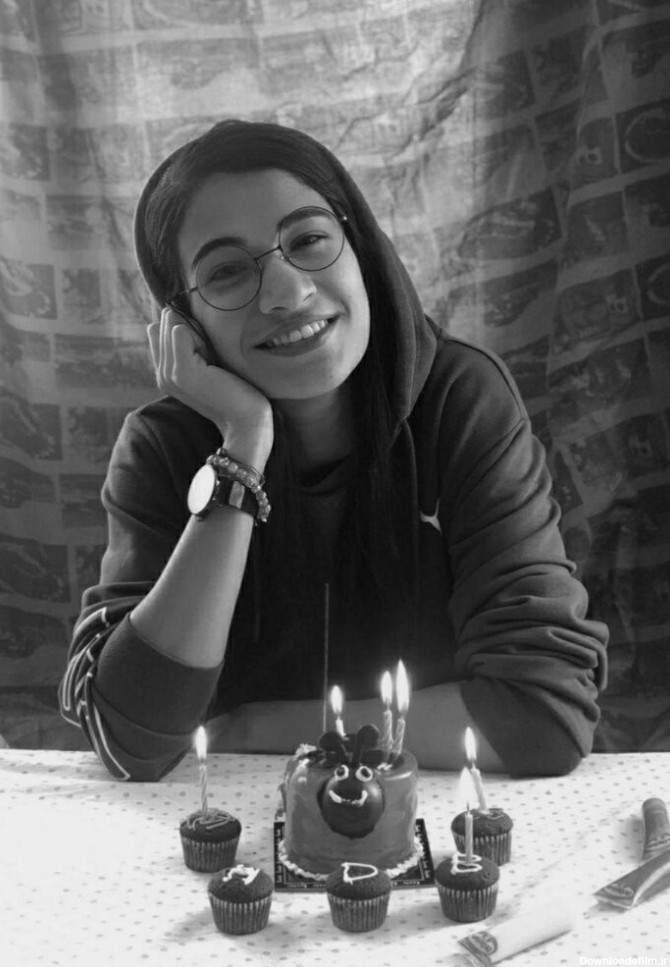 جشن تولد فوتبالیست زن معروف ایرانی در قرنطینه + عکس