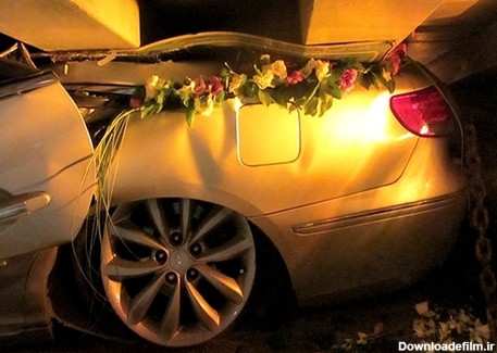 فرارو | واژگونی خونین تریلر زباله روی خودرو عروس +(تصاویر)