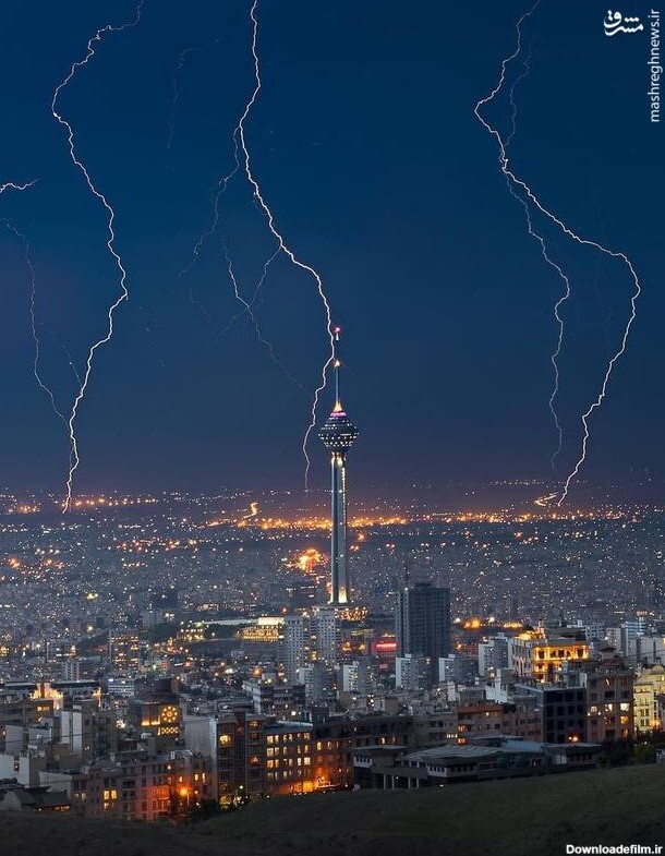 مشرق نیوز - تصاویری از رعد و برق شب گذشته آسمان تهران