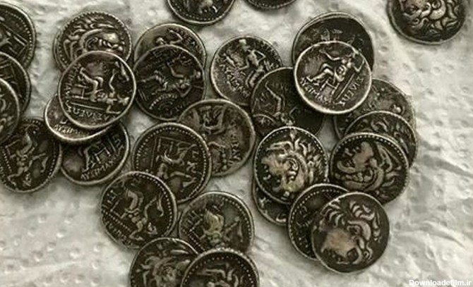 کشف ۱۲ سکه تاریخی در منزل شخصی در قم