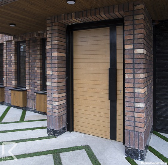 درب ساختمان ویلایی تمام چوب با طراحی کلاسیک و مدرن- روماک