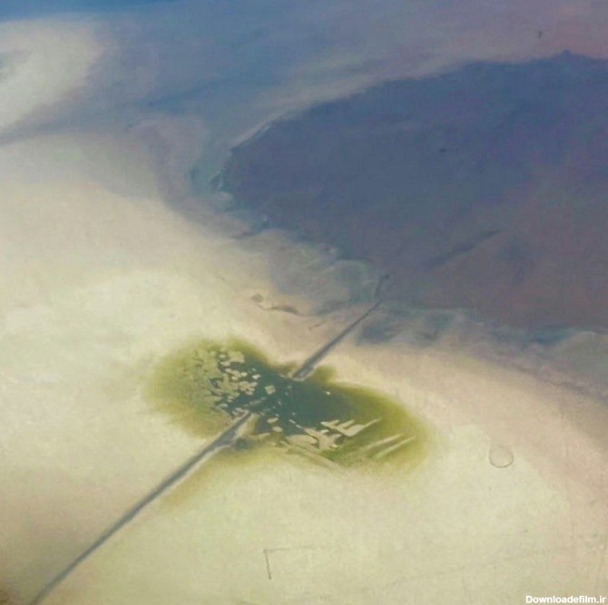 عکس فاجعه بار از دریاچه ارومیه / این دریاچه به تاریخ پیوست