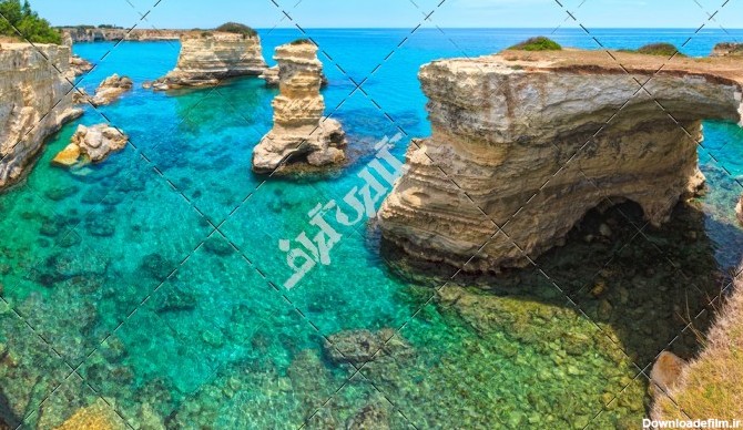 دانلود تصویر با کیفیت منظره زیبا از صخره های دریا در ایتالیا