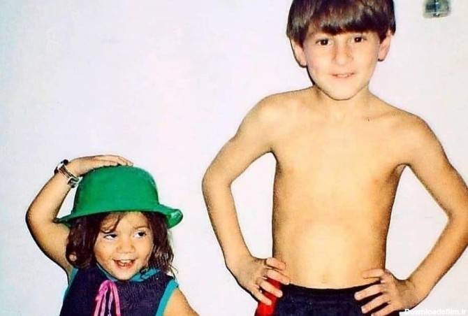 عکسی بامزه از کودکی مسی در کنار خواهر کوچکش! | فوتبالی