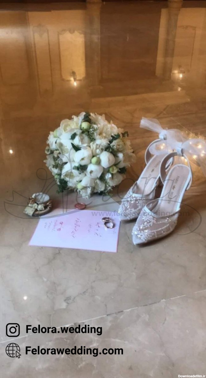 کفش پاشنه بلند عروس و دسته گل عروس