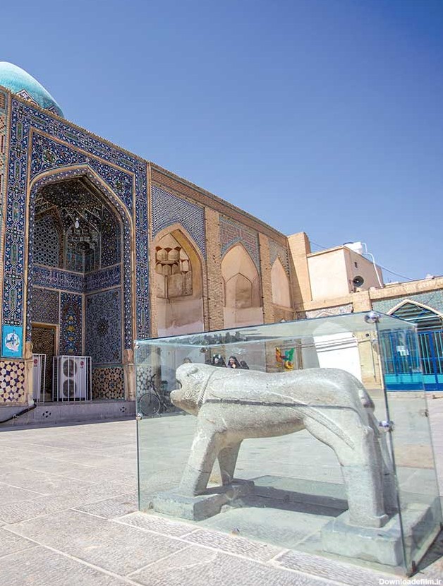 شیر سنگی نگهبان آرامگاه - برند گردشگری اصفهان