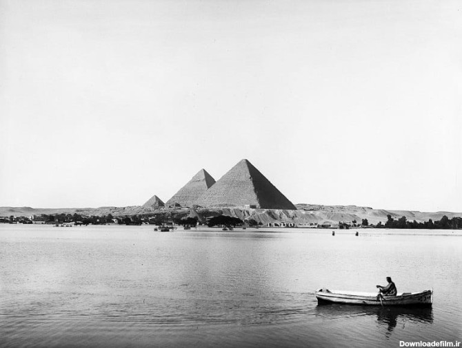 نمای از اهرام مصر در کنار رودخانه نیل