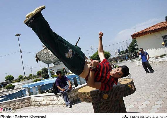 عکس؛ ورزش پارکور توسط جوانان در ساری