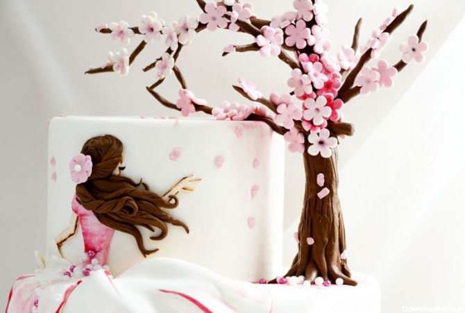 کیک دختر بهاری فوندانتی - خانه آبنبات چوبی