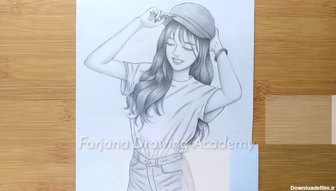 عکس طراحی دختر با کلاه