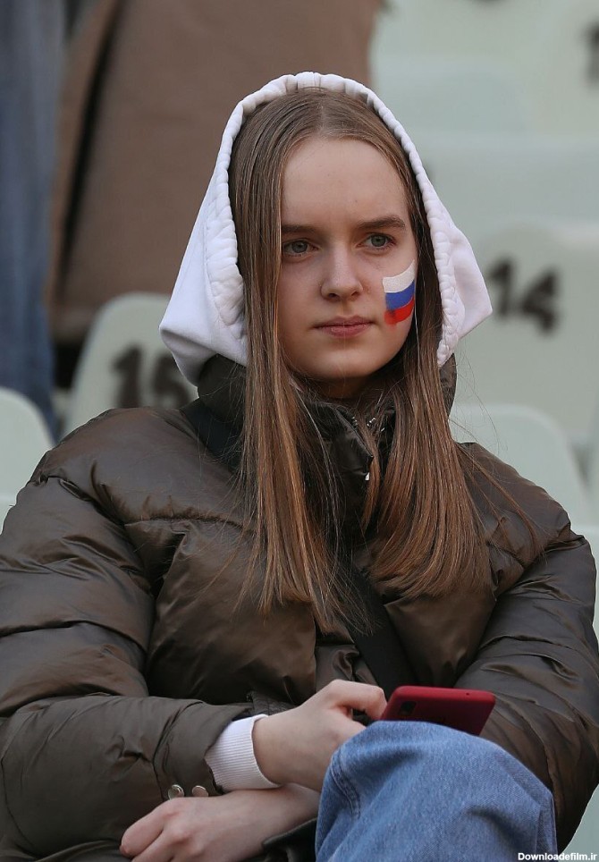 حضور زنان بی حجاب روس در ورزشگاه آزادی + عکس ها