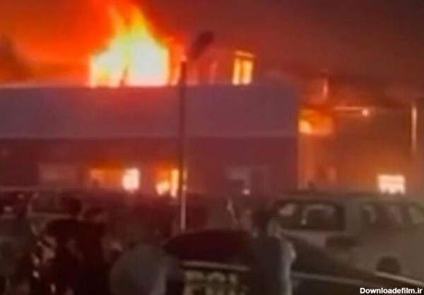 ببینید | لحظه شروع آتش سوزی از سقف سالن عروسی در عراق