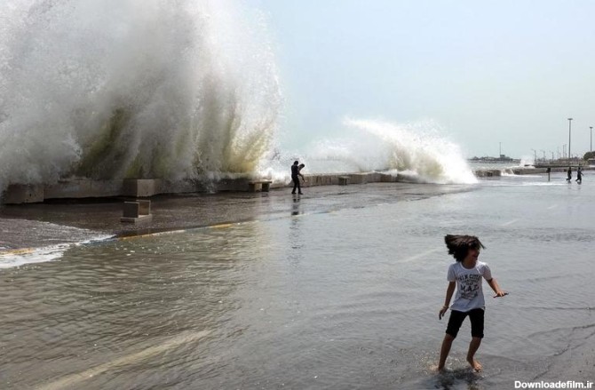 طوفان حاره‌ای ارتفاع موج دریای عمان را به ۳.۵ متر می‌رساند