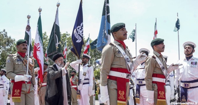 عکسی از پاسخ رئیسی به احترام نیروهای نظامی پاکستان