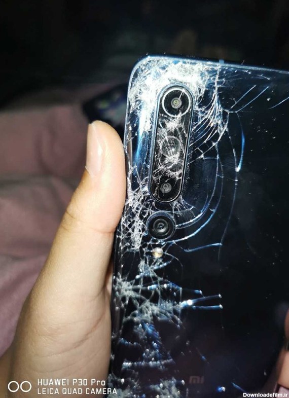 Xiaomi Mi 10 schiacciato da un autobus... è sopravvissuto ...