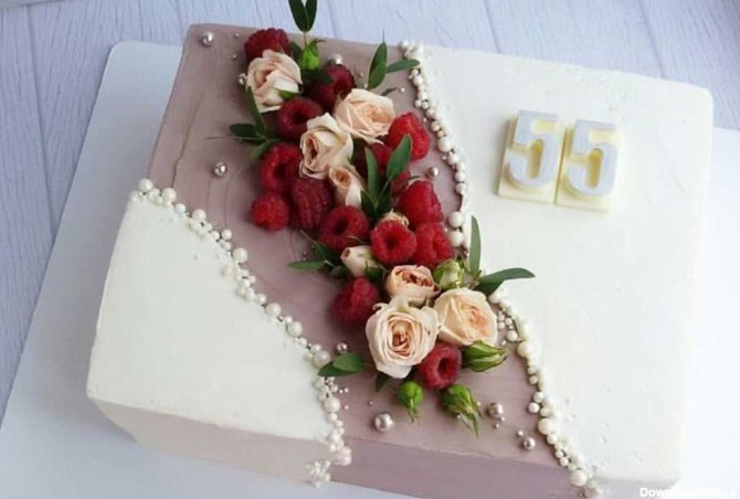 شیک ترین مدل های تزیین کیک با گل طبیعی