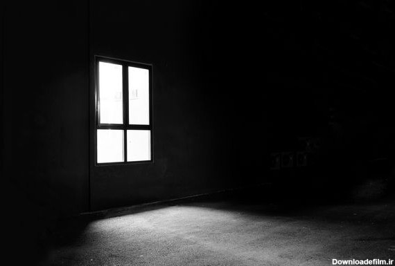 پنجره تاریک در شب رمز و راز 1487205