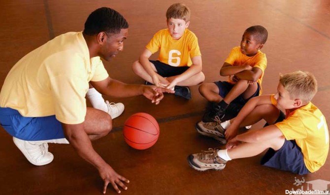 مربی بسکتبال و شاگردانش