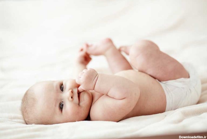 دانلود تصویر با کیفیت نوزاد زیبا و دوست داشتنی
