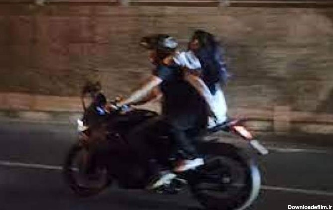 اقدام خطرناک یک پسر و دو دختر روی موتور - بهار نیوز