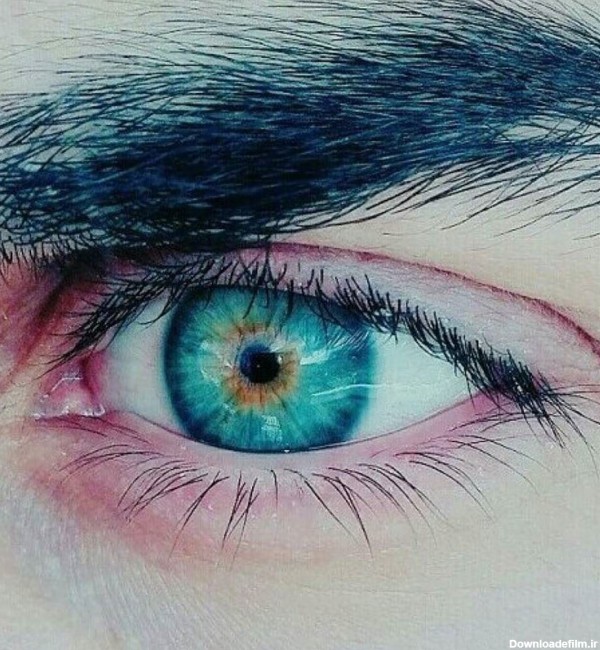 عکس پروفایل پسرانه چشم آبی رنگی فوق العاده زیبا و جذاب
