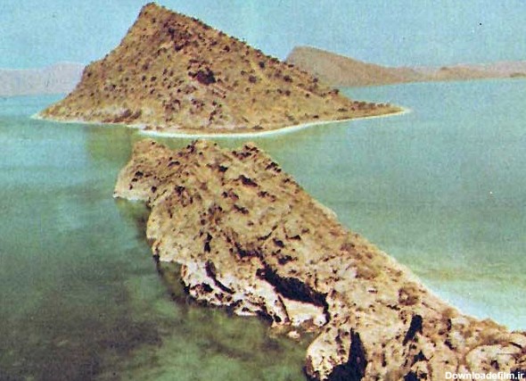 منظره ای از دریاچه بختگان: : دانشنامه گردشگری نی‌ریز