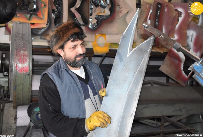 فرارو | (تصاویر) ساخت شمشیری شبیه ذوالفقار حضرت علی(ع) در ترکیه