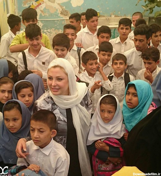 عکس های زیبای نیوشا ضیغمی در اولین روز بازگشایی مدارس