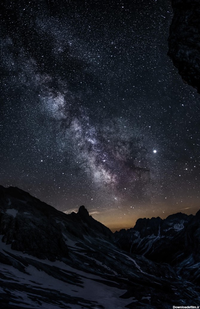 عکس زمینه کهکشان راه شیری در آسمان شب پس زمینه | والپیپر گرام