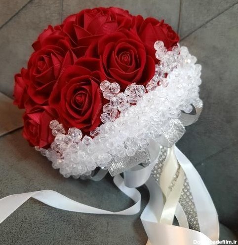 خرید و قیمت دسته گل عروس با 20 عدد گل رز مخمل با پایه کریستال | ترب