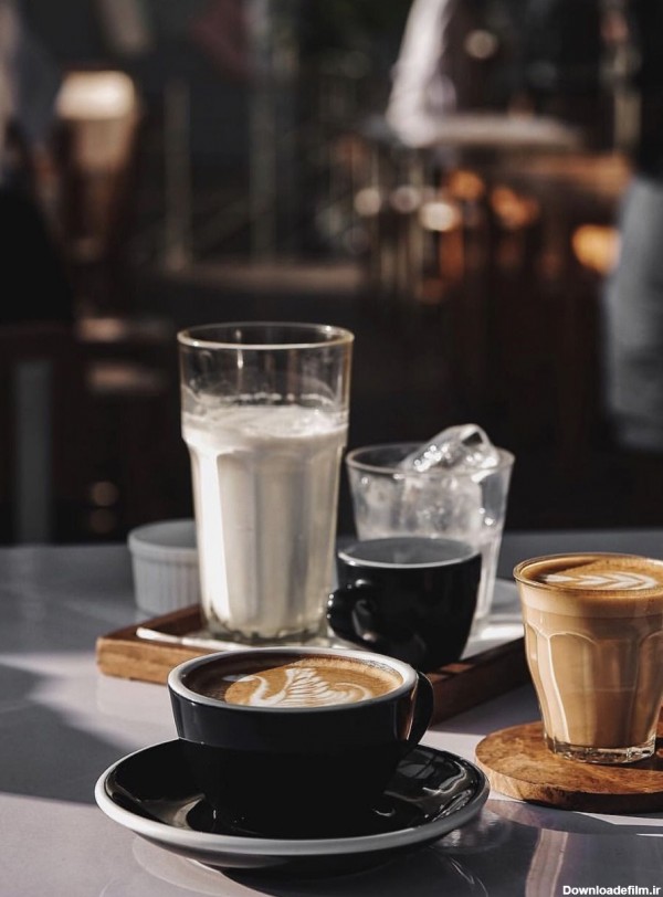 عکس حرفه ای قهوه در کافه برای استوری خوشمزه اینستاگرام