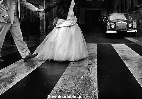 سیاه وسفید عروس داماد خیابان - عکس ویسگون