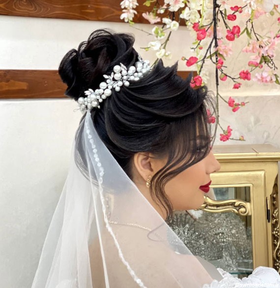 مدل شینیون عروس + جدیدترین شینیون عروس با تاج و تور 1402