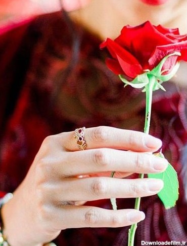 مدل دستبند دخترانه با گل طبیعی
