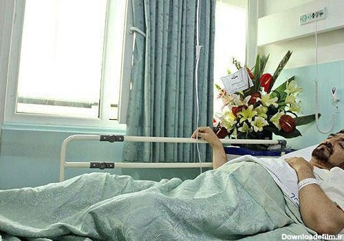 فرارو | (تصویر) مجری با سابقه روی تخت بیمارستان