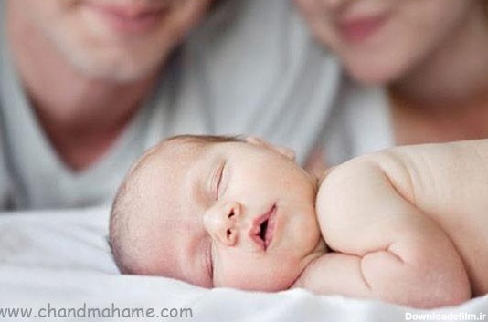 ایده عکس نوزاد با پدر و مادر در خانه - ژست خلاقانه