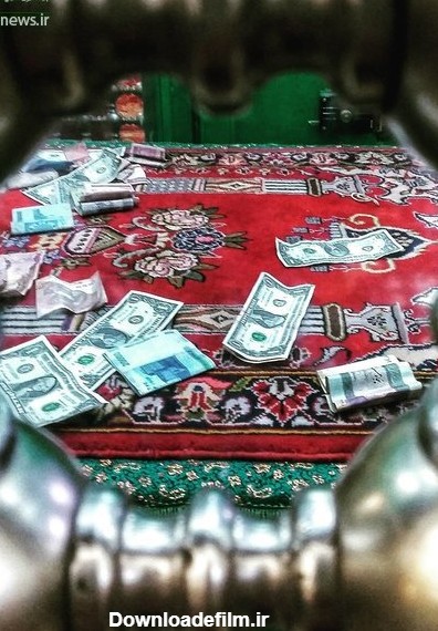 عکس/ "دلار" در امامزاده‌ ایرانی