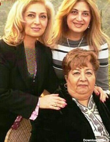 عکس لیلا فروهر در کنار مادر و خواهرش فریبا | روزنو