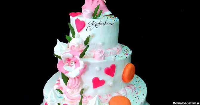 کیک اسفنجی خامه ای سه طبقه تولد (کیک تولد دختر خوشگلم)