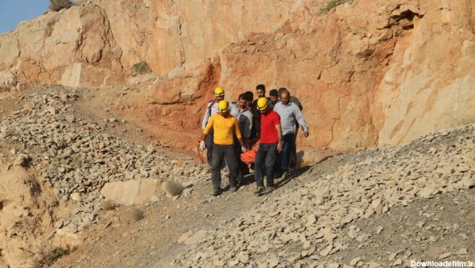 کشف جسد در غار کوه دنبه اصفهان+ عکس