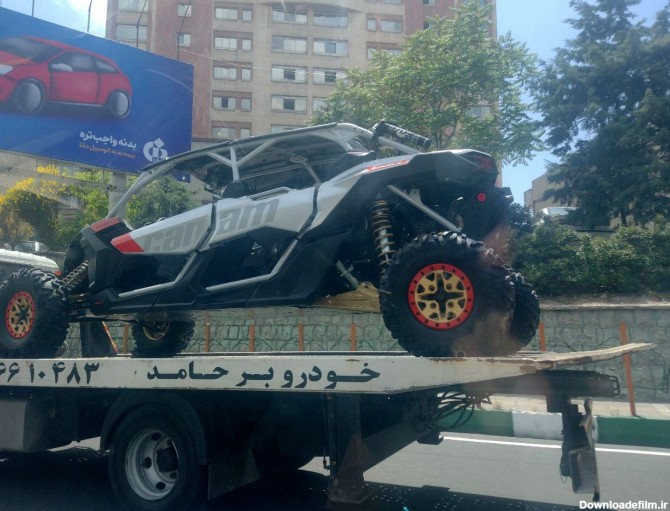متفاوت ترین خودرو با چهره ای عجیب در خیابان‌های تهران+ عکس