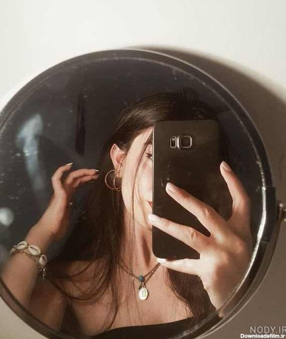 عکس دختر که جلوی آینه برای پروفایل - عکس نودی