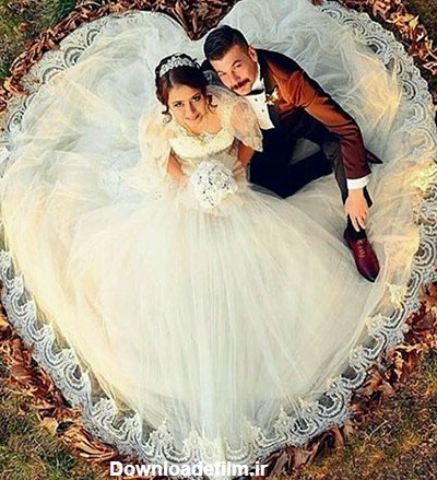 ژست عکس عروس داماد در آتلیه